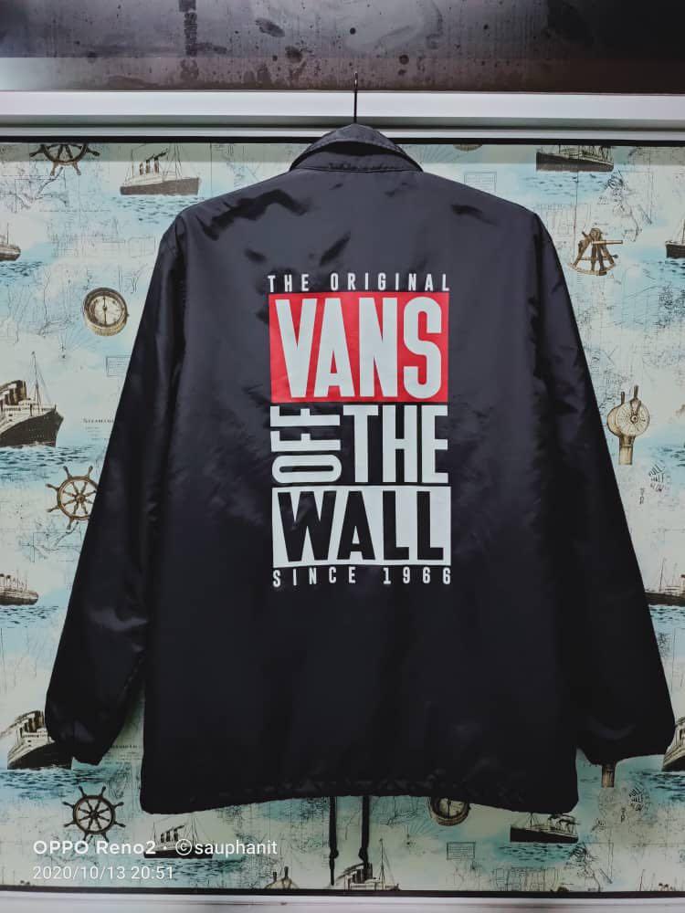 Vans jacket (Category: Coats, Jackets and Outerwear) located in Sik. Submitted by master_never_die (Listing ID 1041729482, Image 2). Description: New old stock Beli xprnh pkai kluar Prnh cuci sbb xsuka bau kedai.
