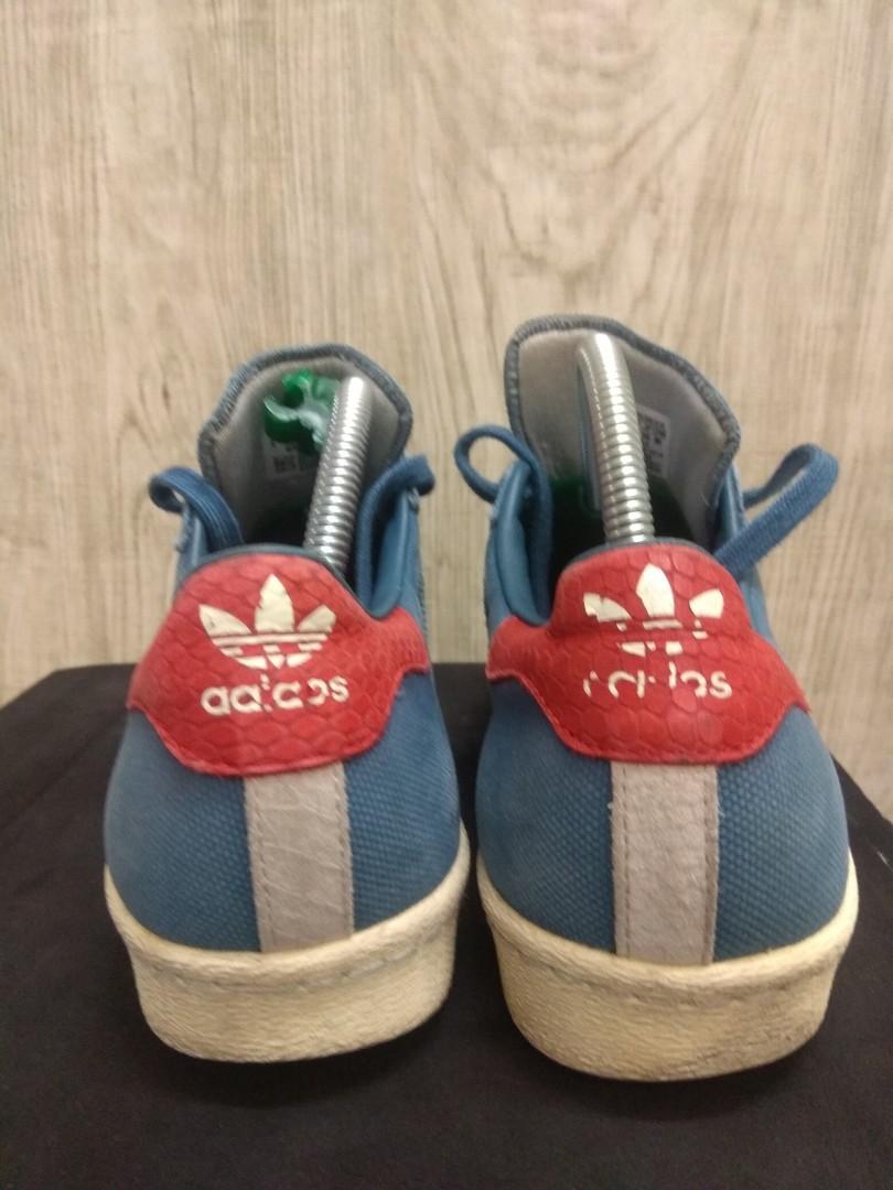 Adidas store superstar jeans