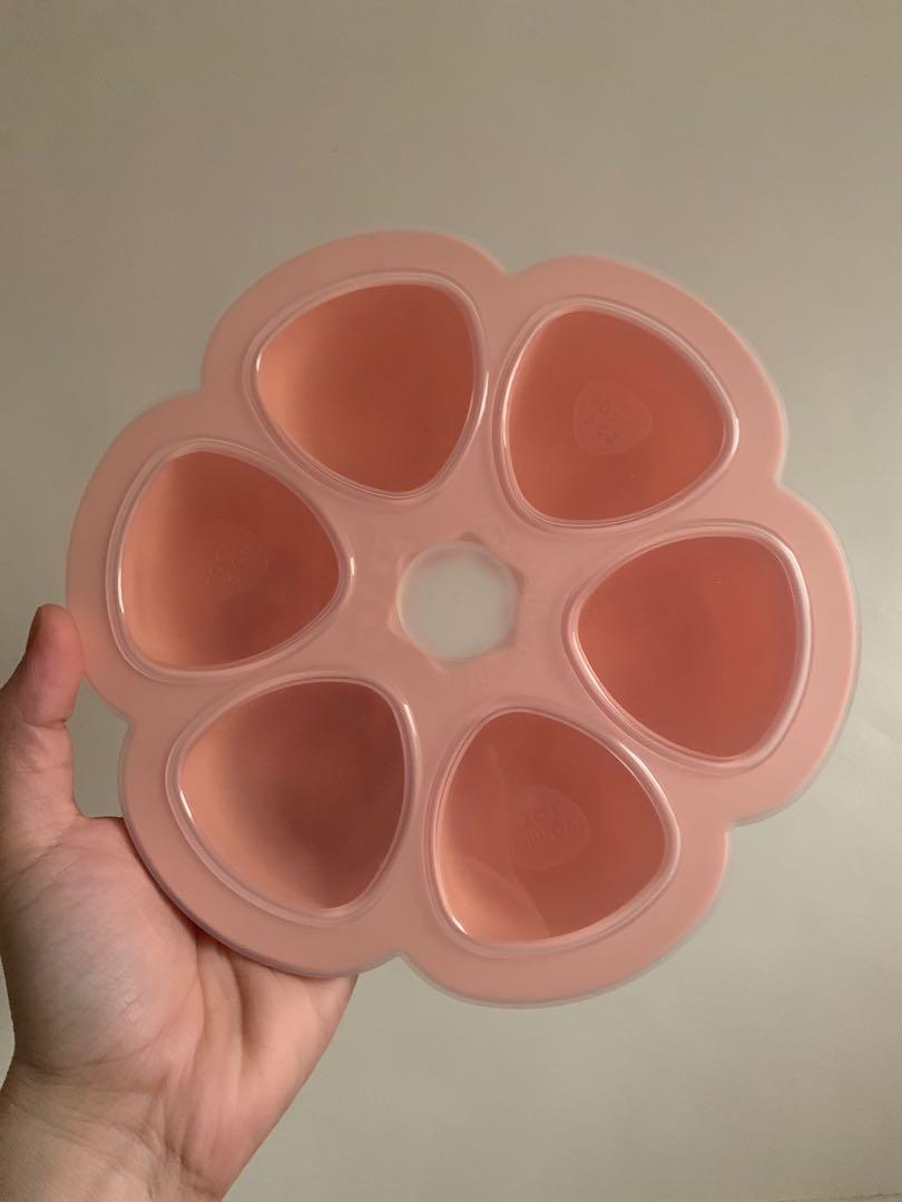 Beaba silicone multiportions 90ml/3oz (Category: Weaning & Toddler Feeding) located in Quezon City. Submitted by lovedbysydandluna (Listing ID 1004820699, Image 3). Description: Washed and sterilized. New not used We have other containers.