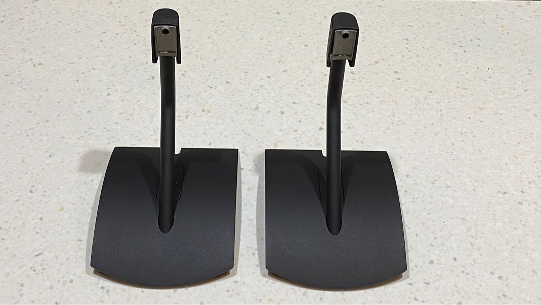 Bose UTS-20 universal table stand (for cube speakers), Audio, Other Audio  Equipment on Carousell