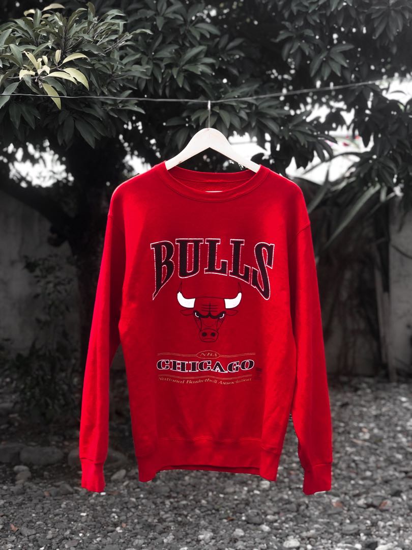Chicago Bulls Vintage Crewneck Sweatshirt Jacket Vintage, Men's Fashion,  Tops & Sets, Hoodies on Carousell