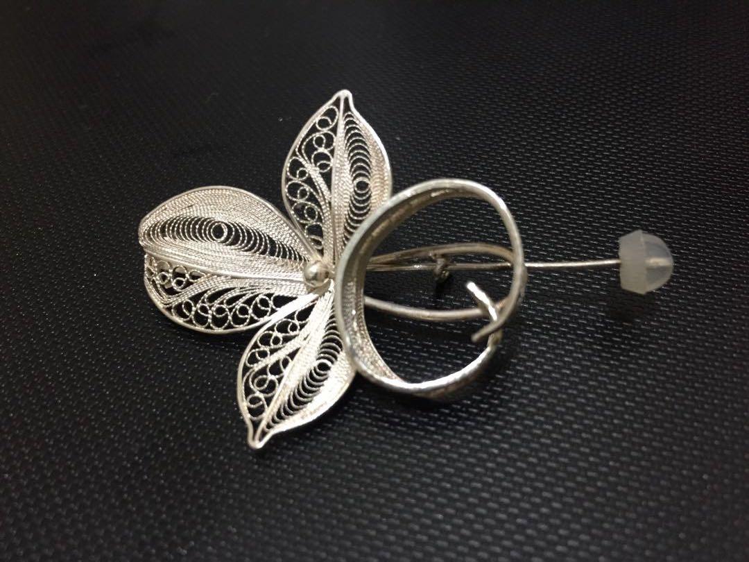 floral brooches and pins