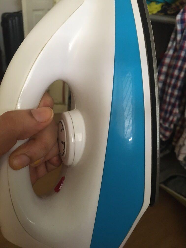 Cornell iron box, TV & Home Appliances, Irons & Steamers on Carousell