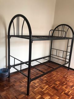 (Category: ) located in . Submitted by jo_moving_sales (Listing ID 1041810543, Image 1). Description: .