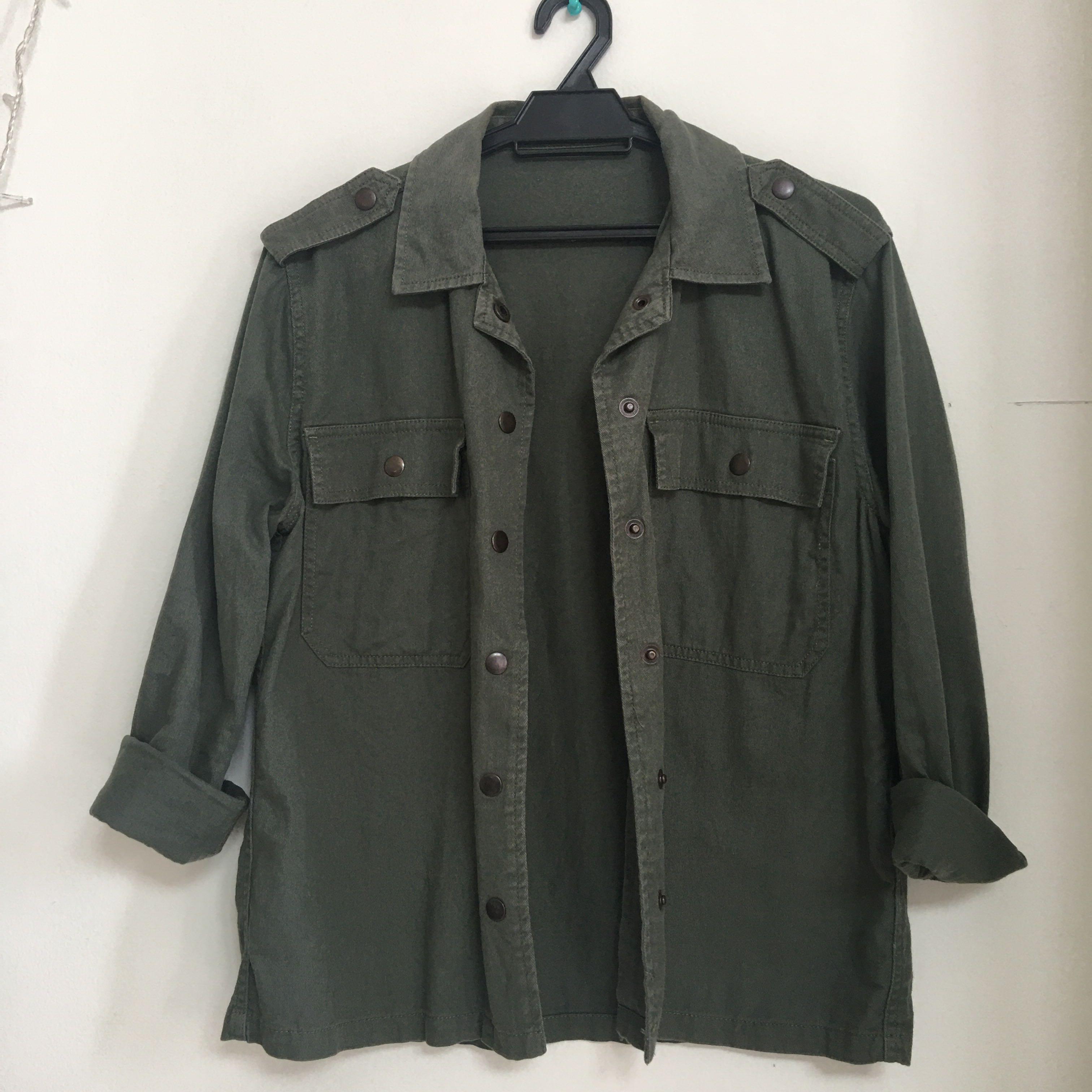 Green army jacket, Women's Fashion, Coats, Jackets and Outerwear on ...