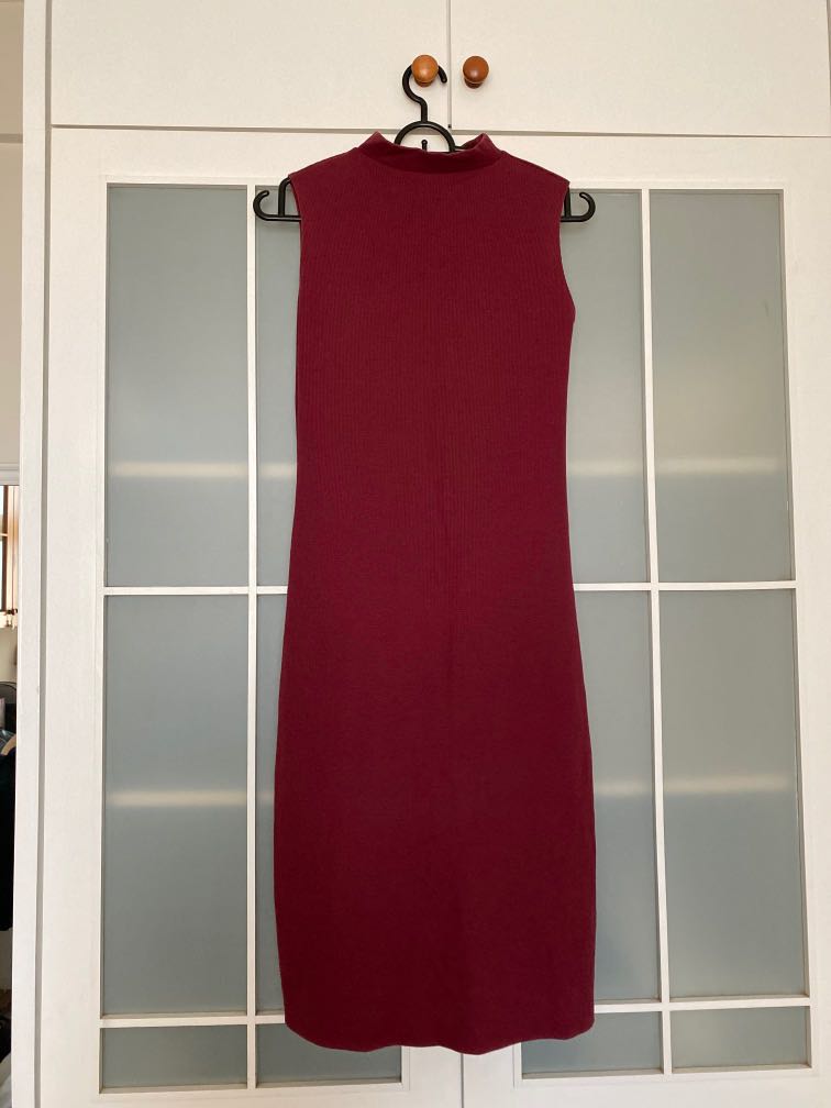 sleeveless red dress