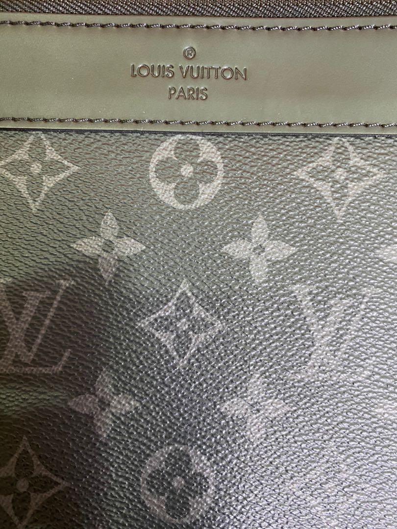 Shop Louis Vuitton Discovery pochette (M62291) by 環-WA