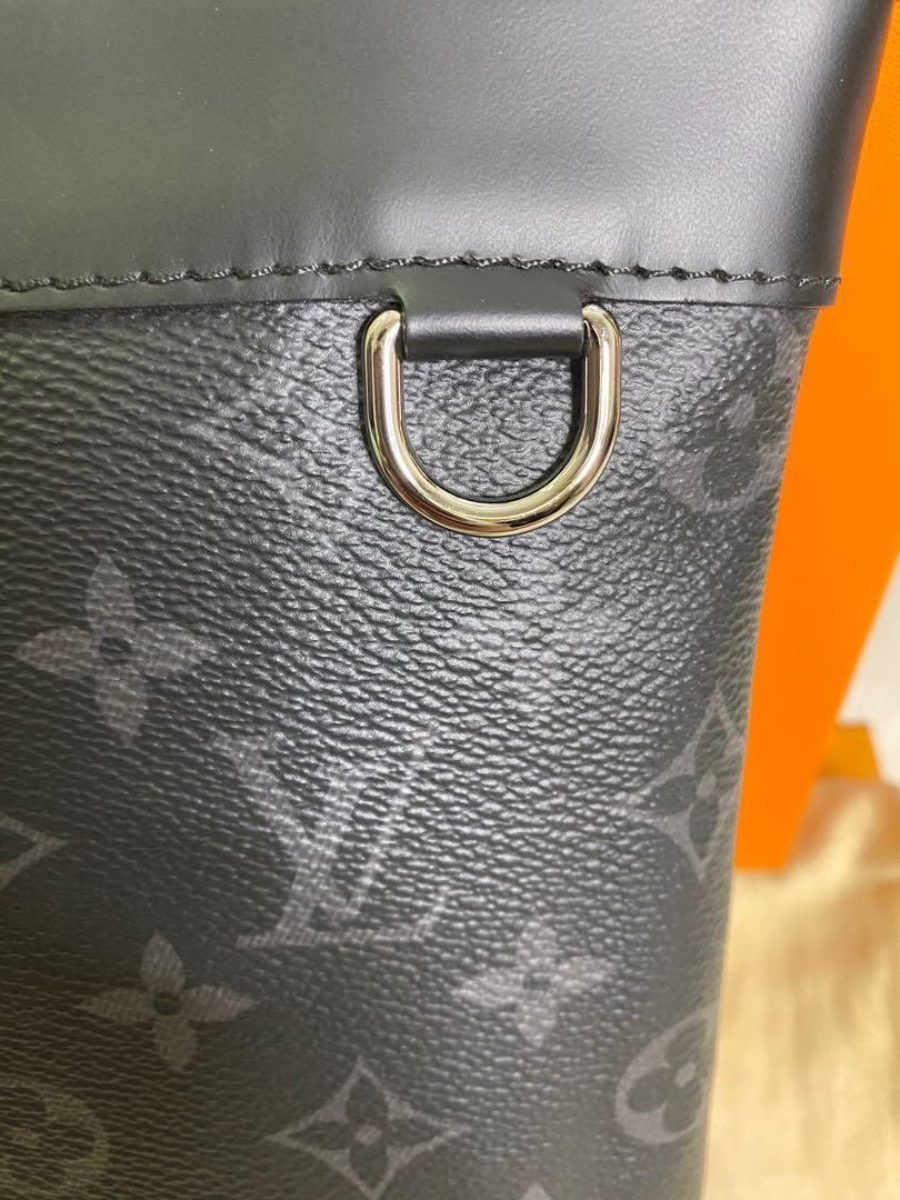 Louis Vuitton Monogram Eclipse Pochette Discovery Clutch Bag M62291 for  Sale in Lancaster, CA - OfferUp
