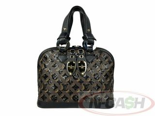 (Category: ) located in . Submitted by luxury_by_n-cash (Listing ID 1041820942, Image 1). Description: .