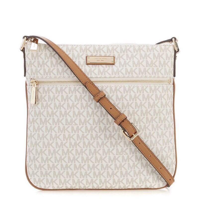 Michael kors bedford deals signature flat crossbody