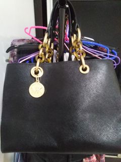 (Category: ) located in . Submitted by glampreloved_ (Listing ID 1041773351, Image 1). Description: .