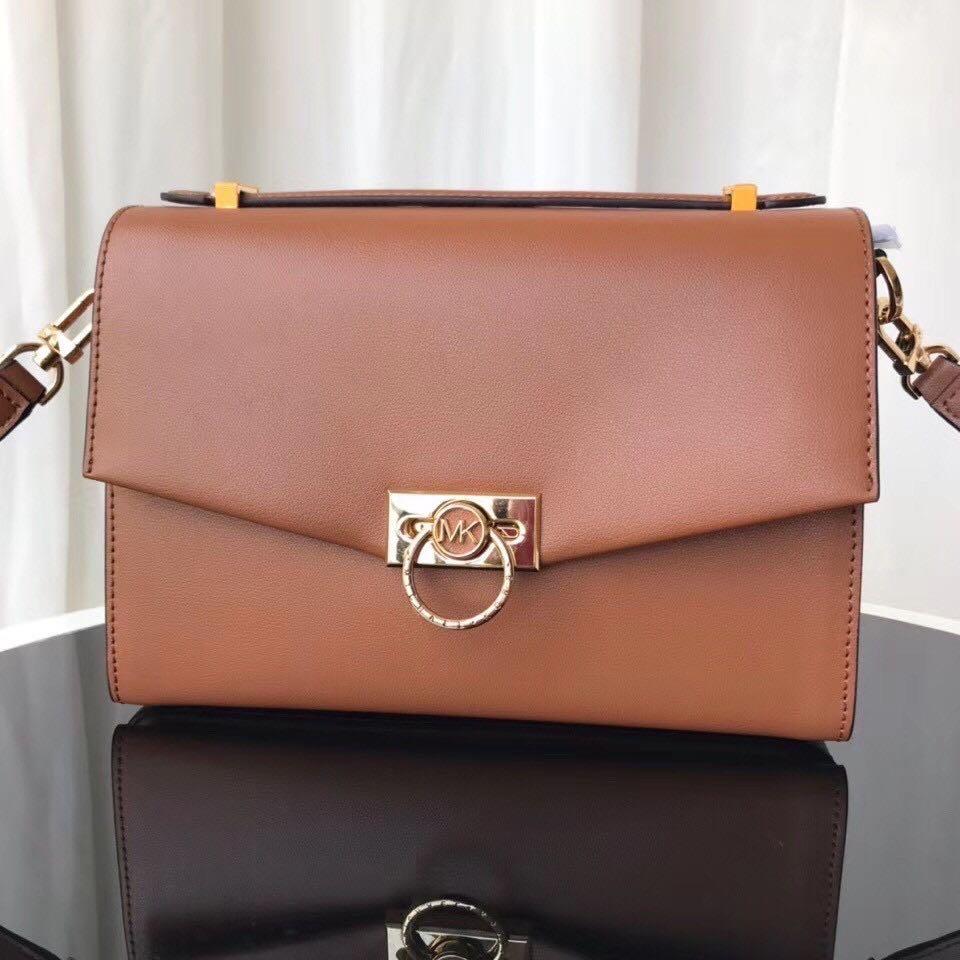 Michael Kors Hendrix Crossbody Bag Pure Colour Series, Women's Fashion,  Bags & Wallets, Purses & Pouches on Carousell