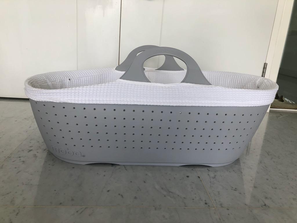 Moba basket and new arrivals stand