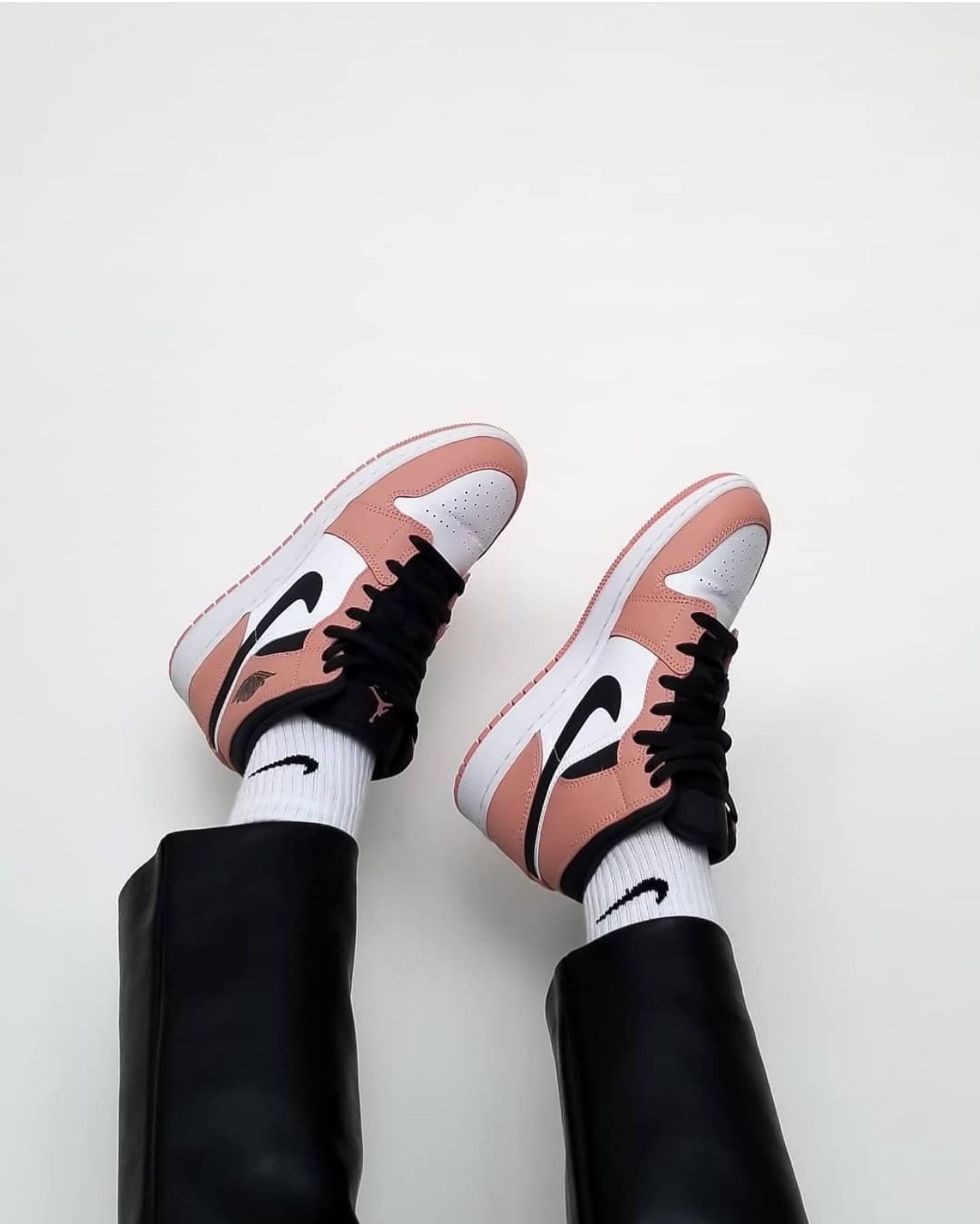 Nike Air Jordan 1 Mid Pink Quartz, Women's Fashion, Footwear, Sneakers ...