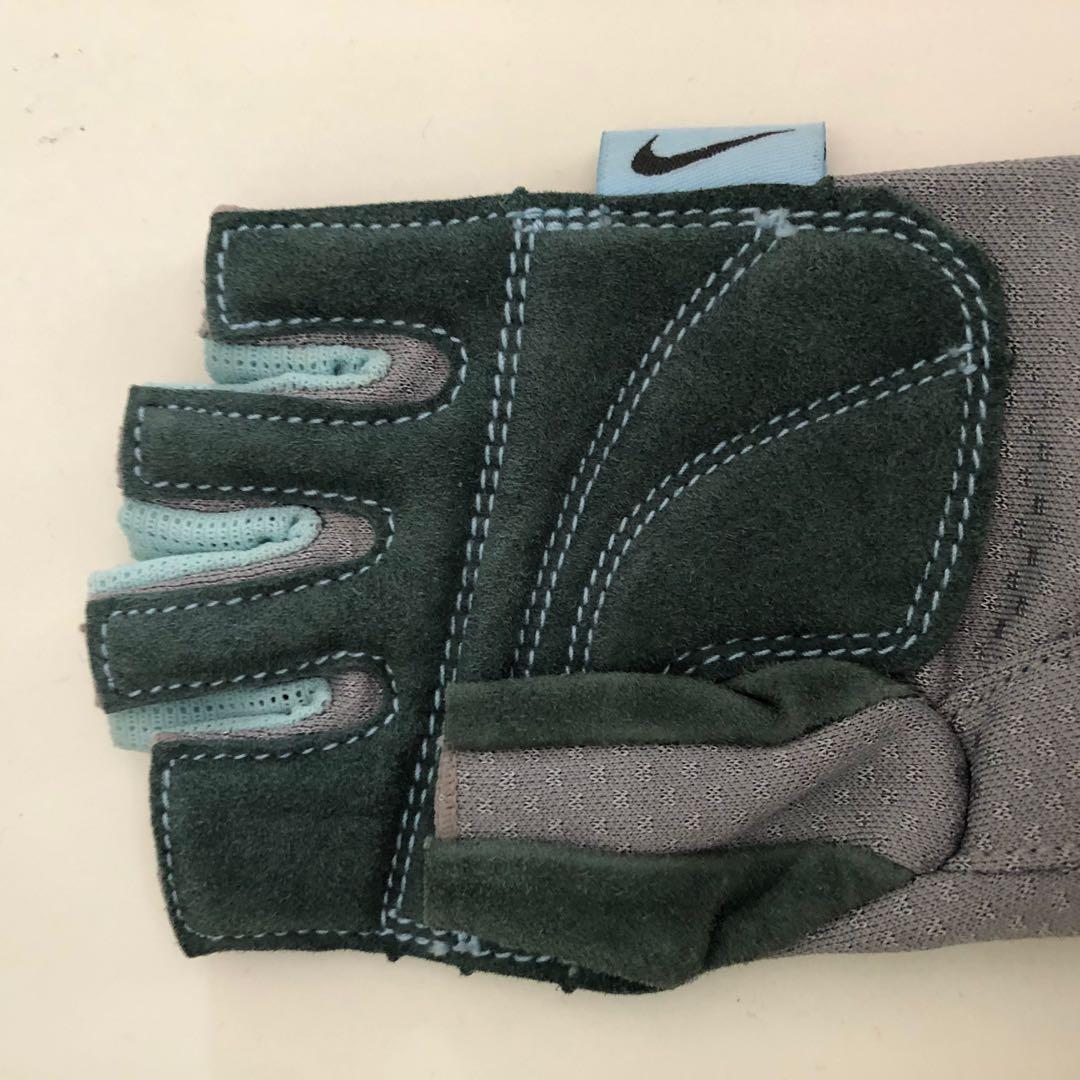 Nike Women s Weightlifting Gloves Men s Fashion Activewear on