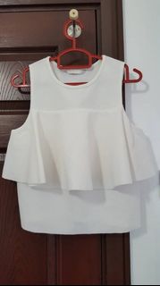 (Category: ) located in . Submitted by ninetenpreloved (Listing ID 1041806285, Image 1). Description: .