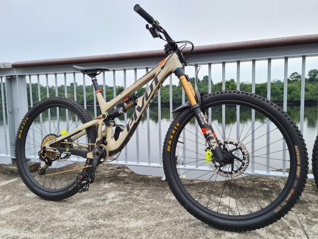 used pivot mountain bikes