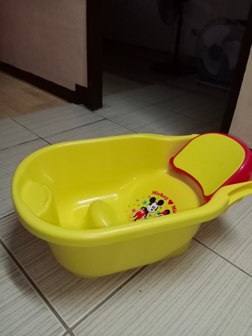 Richell Disney Baby Bath Tub Babies Kids Babies Kids Fashion On Carousell