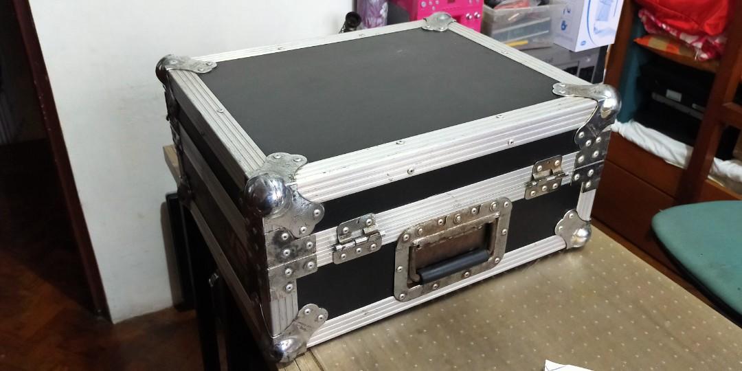 RMB Flight Case for DJ CD Player or DJ Mixer (Category: Portable Music Players) located in Paranaque City. Submitted by seb_trading (Listing ID 1041837562, Image 2). Description: branded flight case RMB Pro Audio Equipments, Groove Department specially design for dj players or for dj mixers heavy duty case no damage, just a little scratches twist lock are ok dimensions inside: 13" x 16.5" x 8" (H).