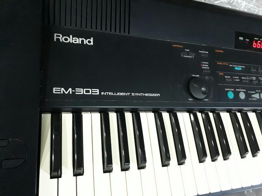 Roland EM-303 - 鍵盤楽器