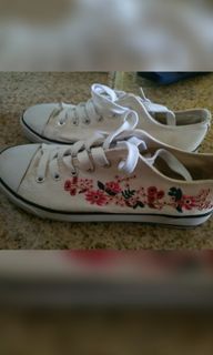 (Category: ) located in . Submitted by meeluu (Listing ID 1041936601, Image 1). Description: .