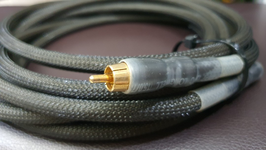Subwoofer LFE cable 5m shielded, Audio, Portable Audio Accessories on Carousell