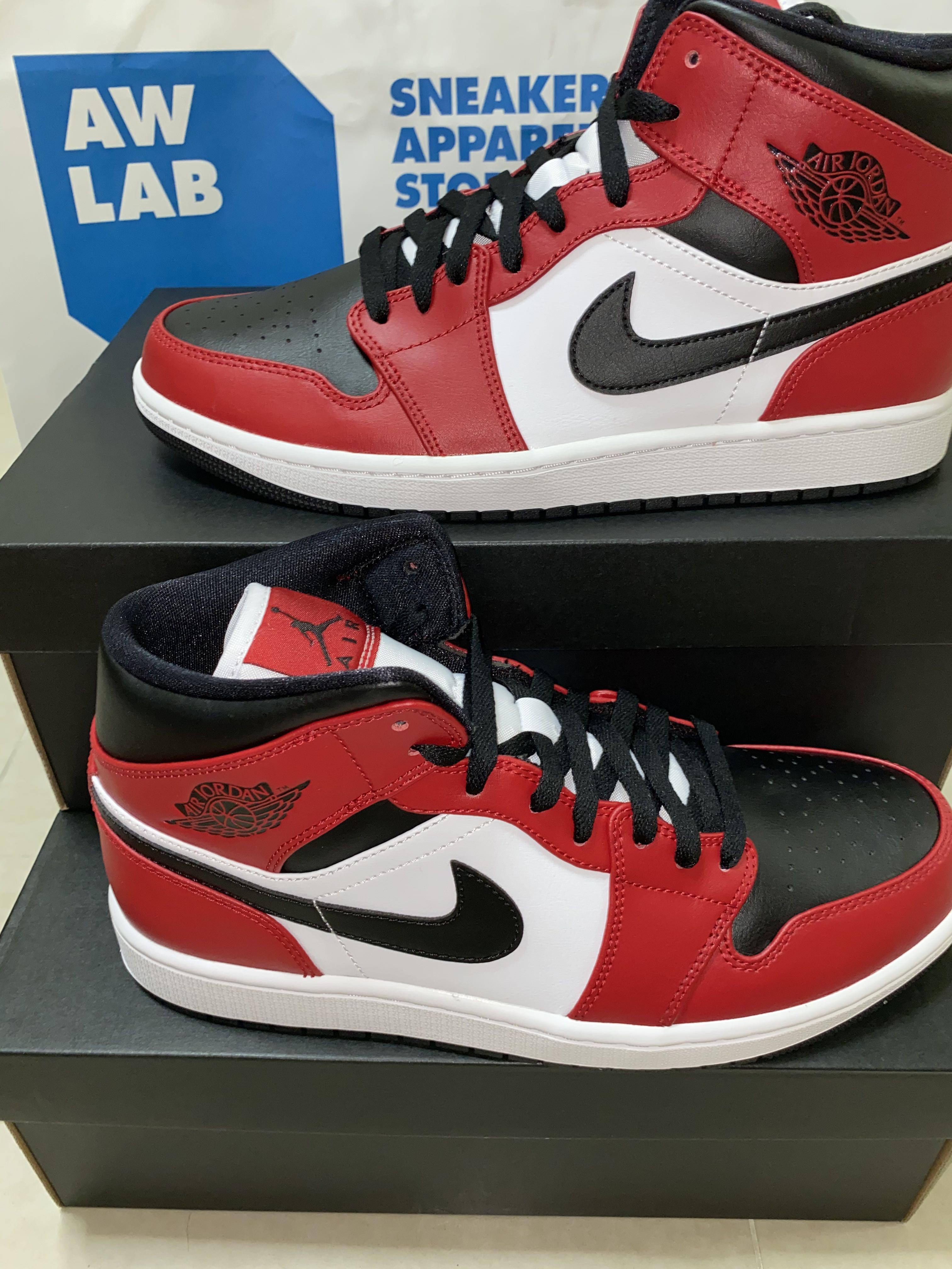 jordan 1 chicago mid 2020