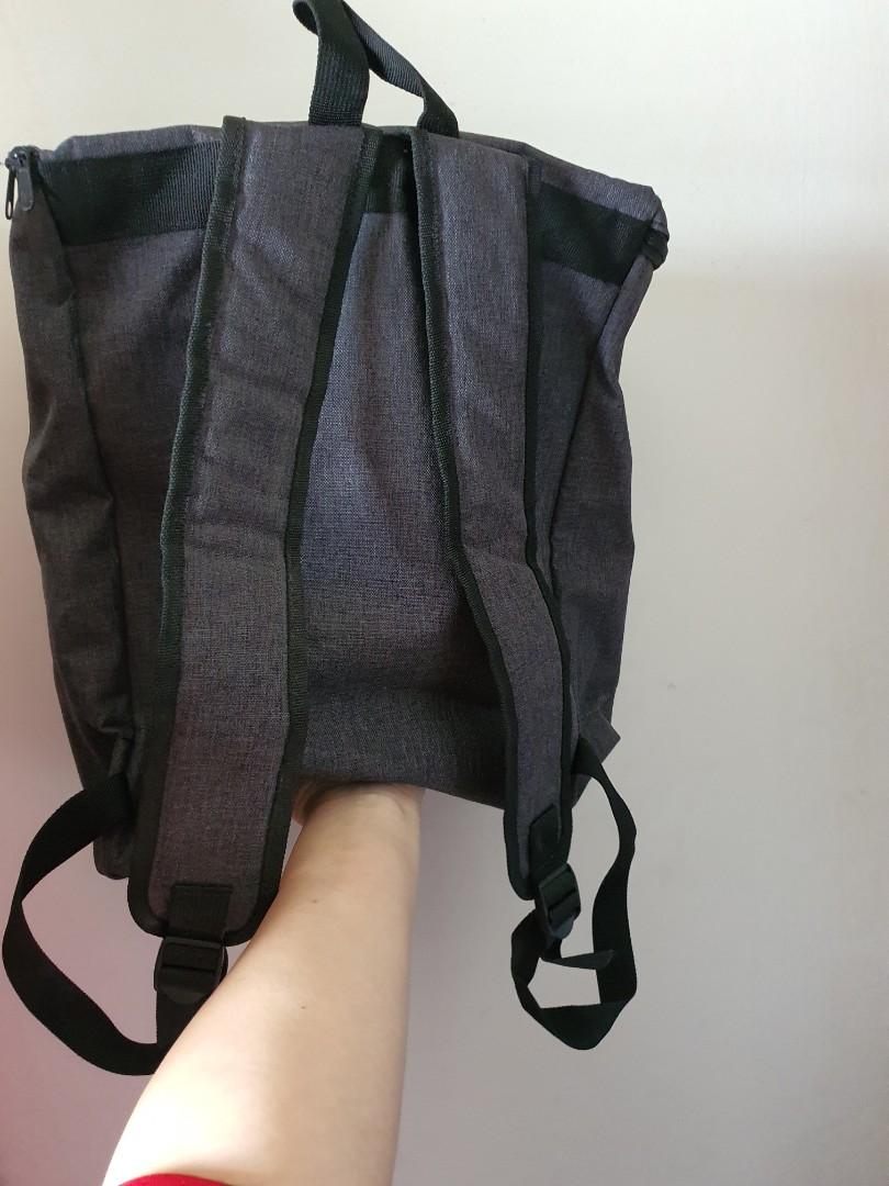 Backpack (Category: Backpacks) located in Singapore. Submitted by buy.sell.use (Listing ID 1042082048, Image 3). Description: Pre-loved backpack bought from Korea for sale at a cheap price. Seldom use. Clearing stock..
