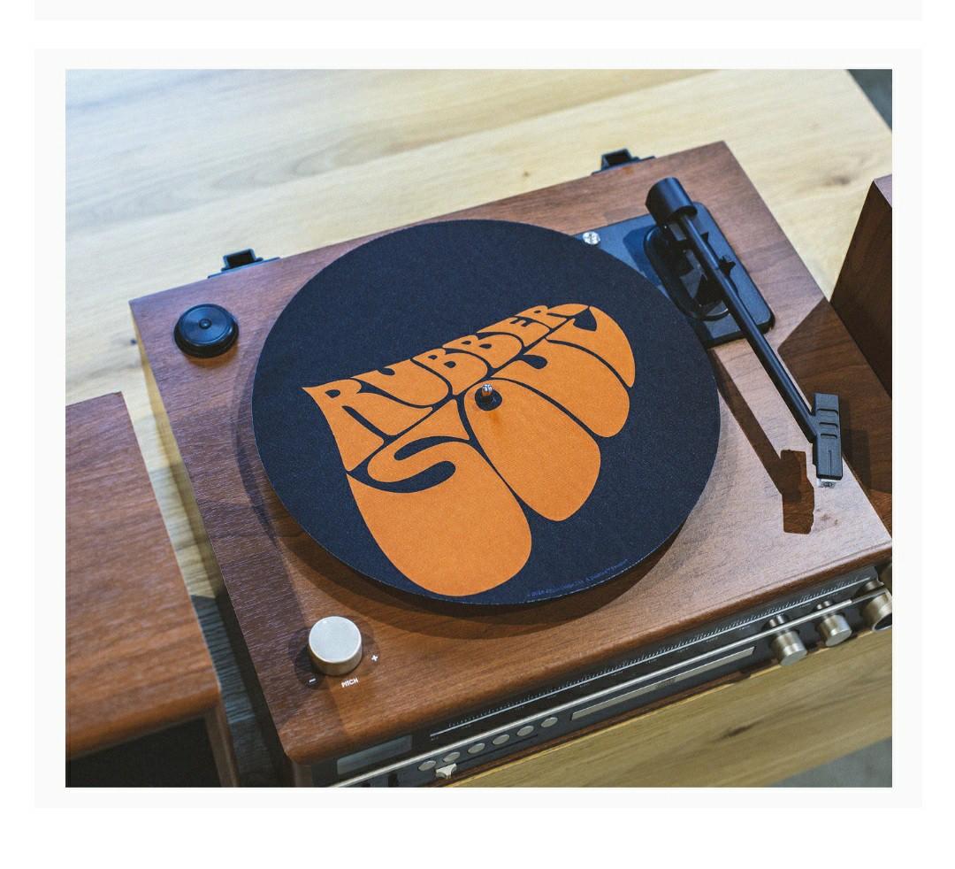 BEATLES PLATTER SLIPMAT BY CROSLEY. Very nice for your turntables. New