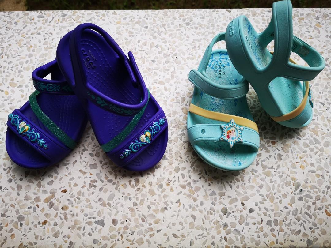 crocs frozen sandals