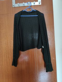 (Category: ) located in . Submitted by clearingwardrobesg (Listing ID 1042134119, Image 1). Description: .