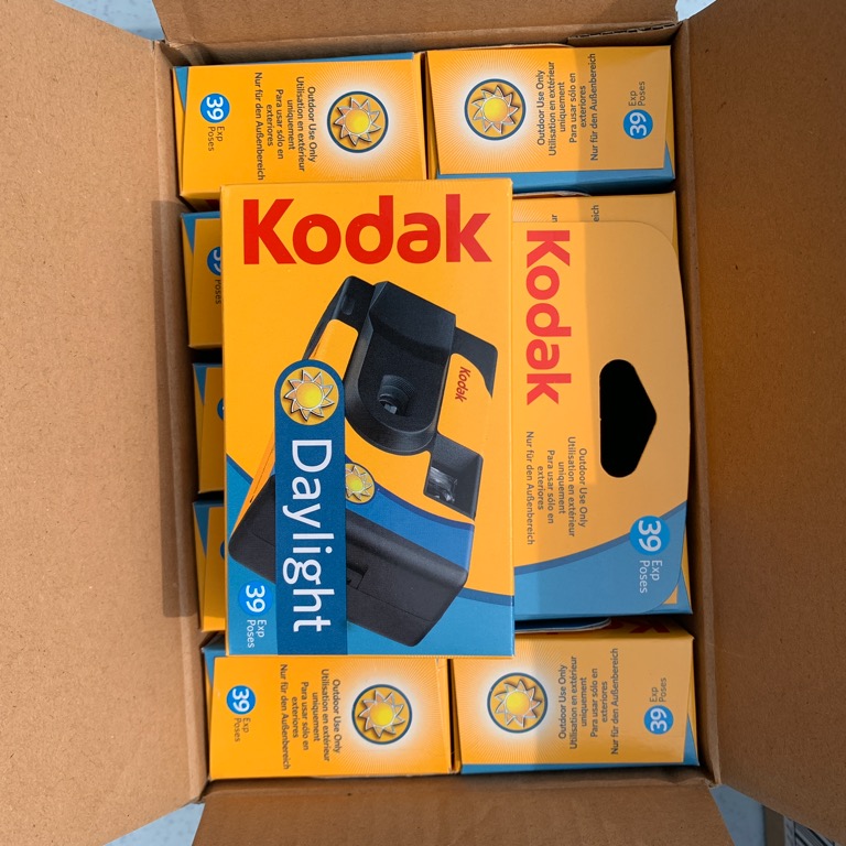 Kodak Daylight 800 Single Use Camera 39 Exposures ( Expire Sept 2022