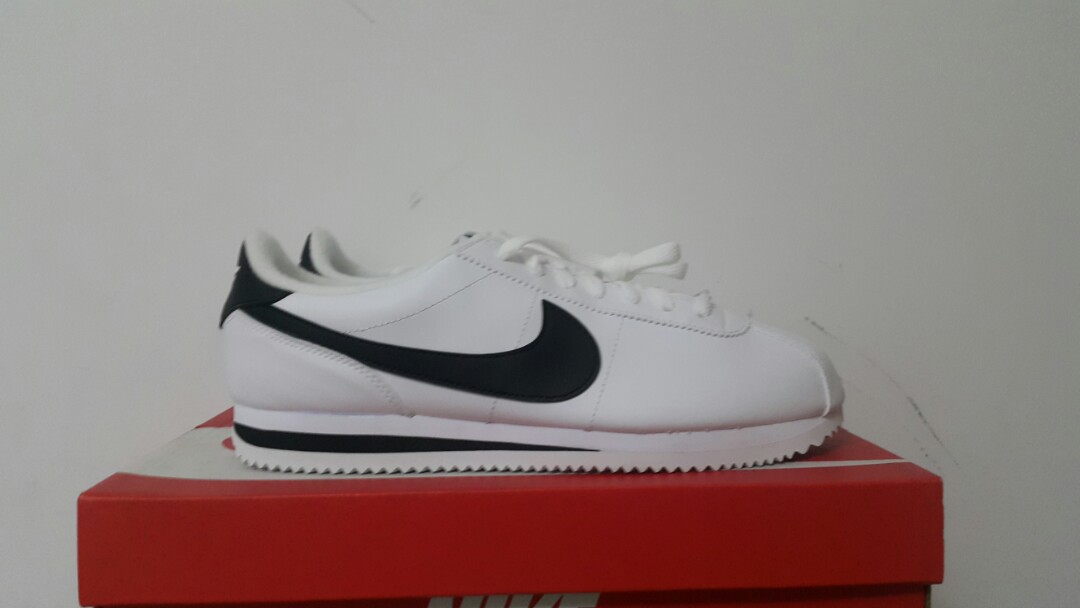 nike cortez classic black and white