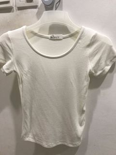 (Category: ) located in . Submitted by vwardrobe (Listing ID 1042175639, Image 1). Description: .