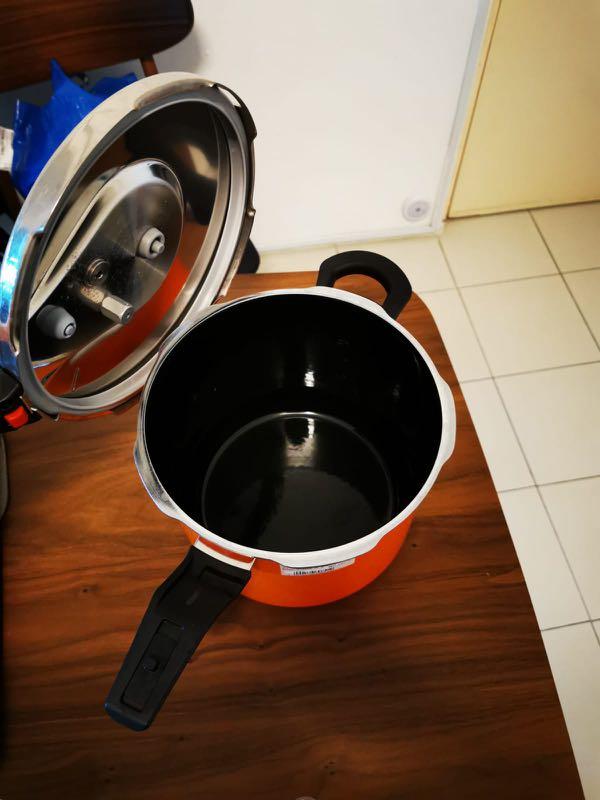 Wmf Naturamic Pressure Cooker 6 5l Orange Colour Home Appliances Kitchenware On Carousell Wmf perfect pressure cooker was created for those people who don't have enough time for cooking and want to save some time. wmf naturamic pressure cooker 6 5l orange colour