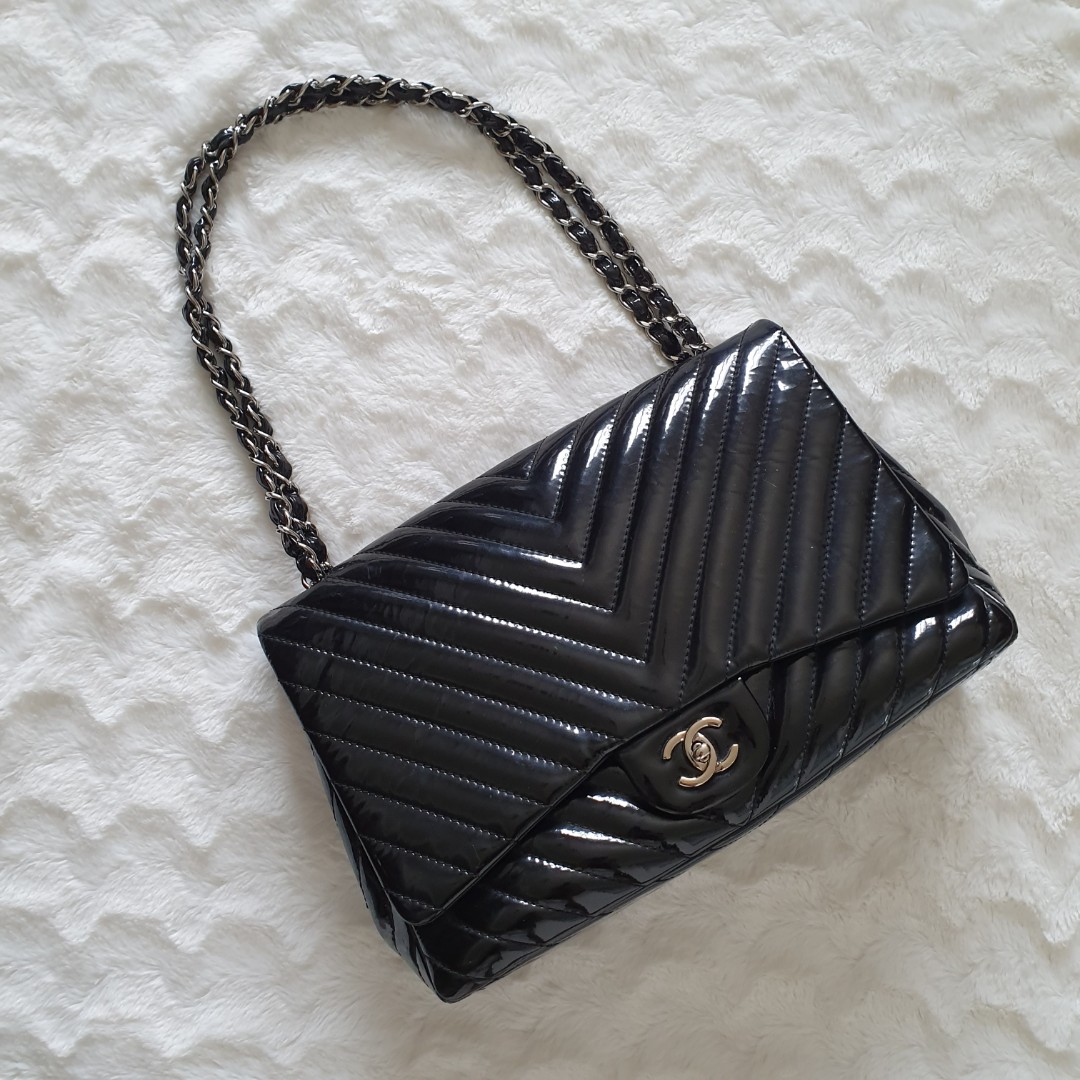 Chanel Black Patent Leather Chevron Quilted Maxi Classic Single