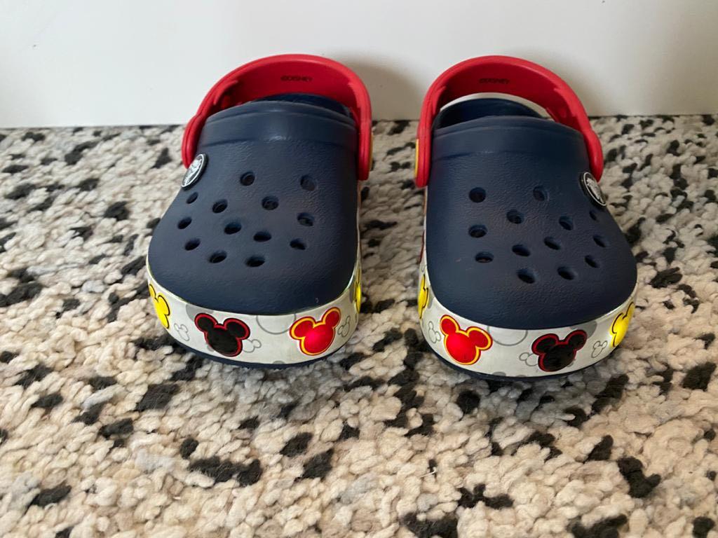 Crocs mickey light deals