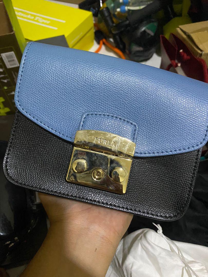 Furla hotsell change flap