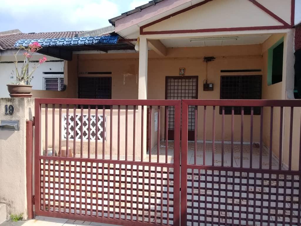 Great Condition Nice House For Sale At Taman Desa Rishah Property For Sale On Carousell
