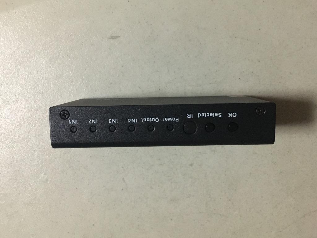 HDMI Switcher (Category: Cables & Adaptors) located in San Juan City. Submitted by jewel375 (Listing ID 1042394228, Image 2). Description: I only opened to test it. Reason for selling: I bought a TV, so I don't need it. HDMI cable not included..