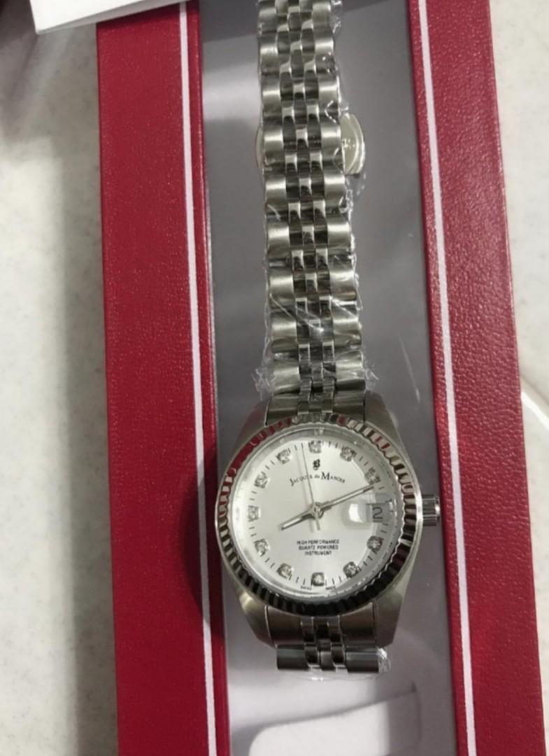 R8253597537 store