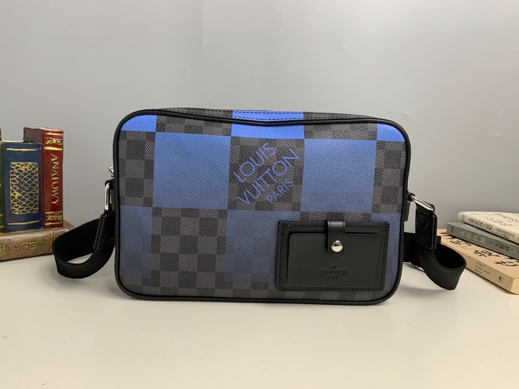 Sac alpha messenger lv sales