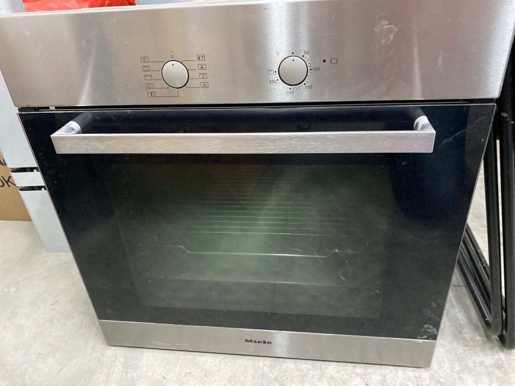 Miele Oven H4402B, TV & Home Appliances, Kitchen Appliances, Ovens