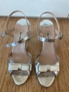 (Category: ) located in . Submitted by fancyshoez (Listing ID 1042282839, Image 1). Description: .