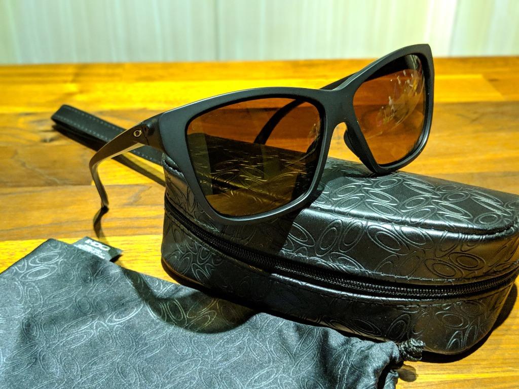 Oakley hold sale on polarized