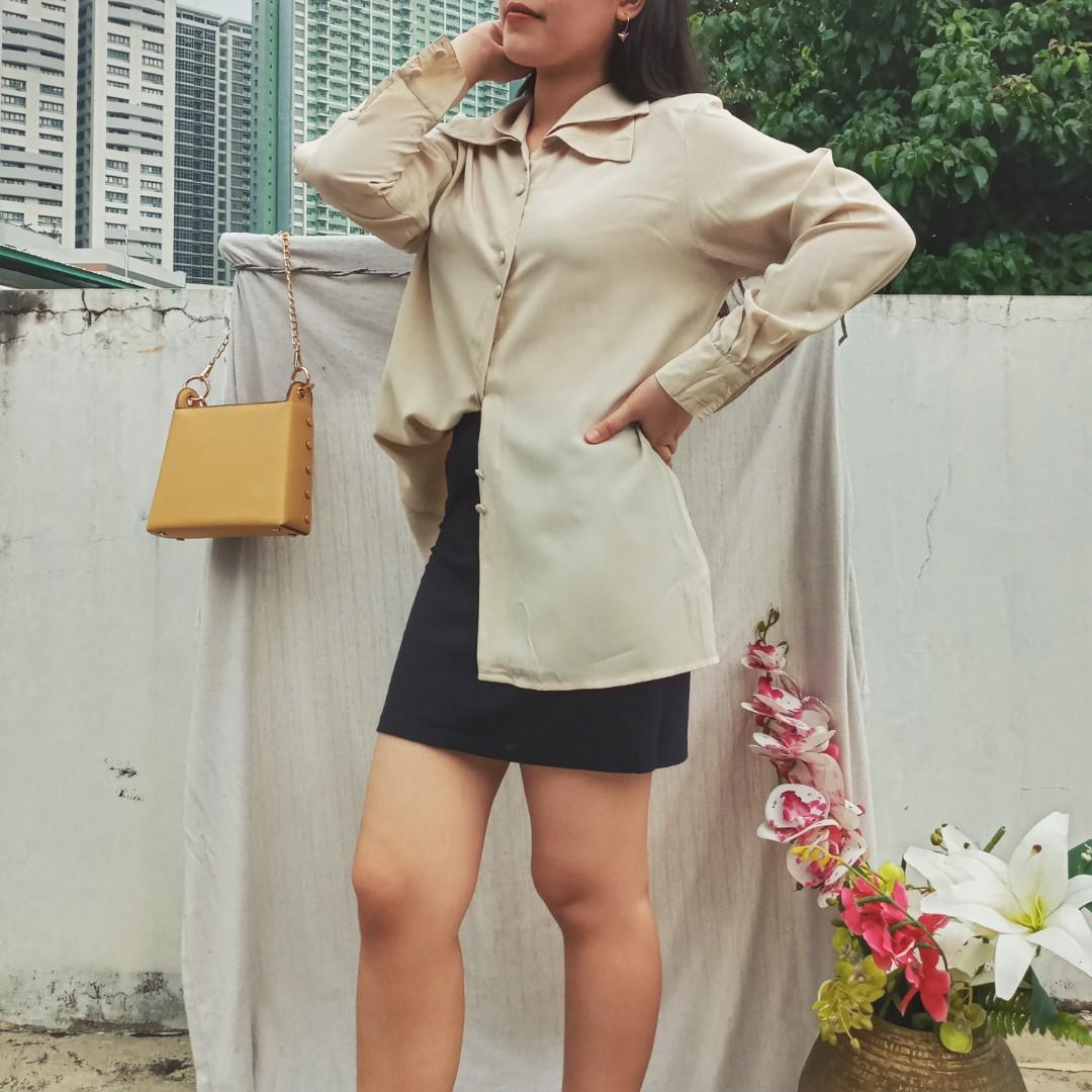 Vintage Pierre Balmain button down longsleeve top (Category: Longsleeves) located in Quezon City. Submitted by gracebeejo (Listing ID 1042358850, Image 2). Description: fits s-l no issues seldom used model's size: small height: 5'8.