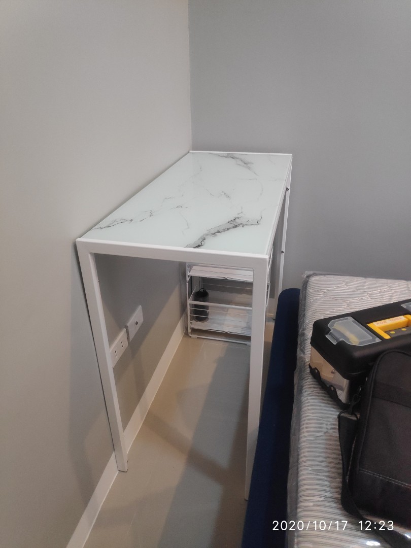 Mandaue foam sales console table