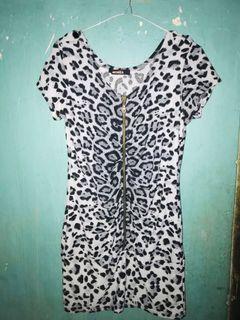 Dress leopard