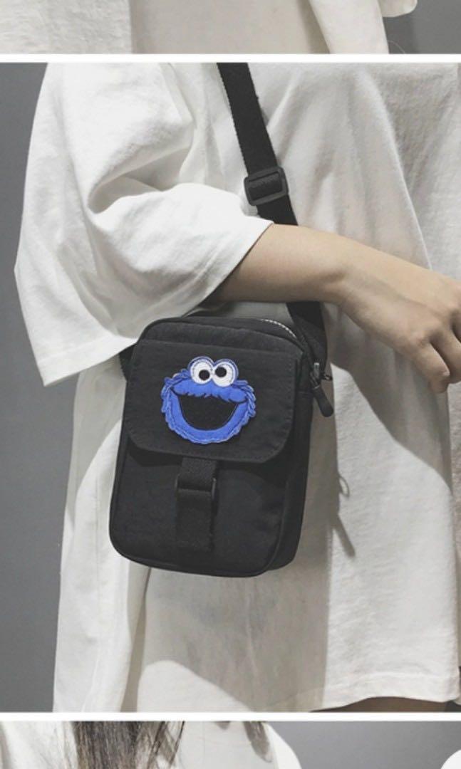 Sling bag elmo clearance