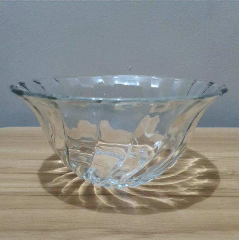 Glass Candy Bowl/Serving Bowl (Category: Other Kitchenware & Tableware) located in Marikina City. Submitted by veronicaicuben (Listing ID 1042651962, Image 1). Description: Glass bowl you can use for serving viands, rice, or even candies. Material: Glass Depth: approx. 3 inches Top Diameter: approx. 6.5 inches ✔ Payment via GCash, BDO, or Unionbank.